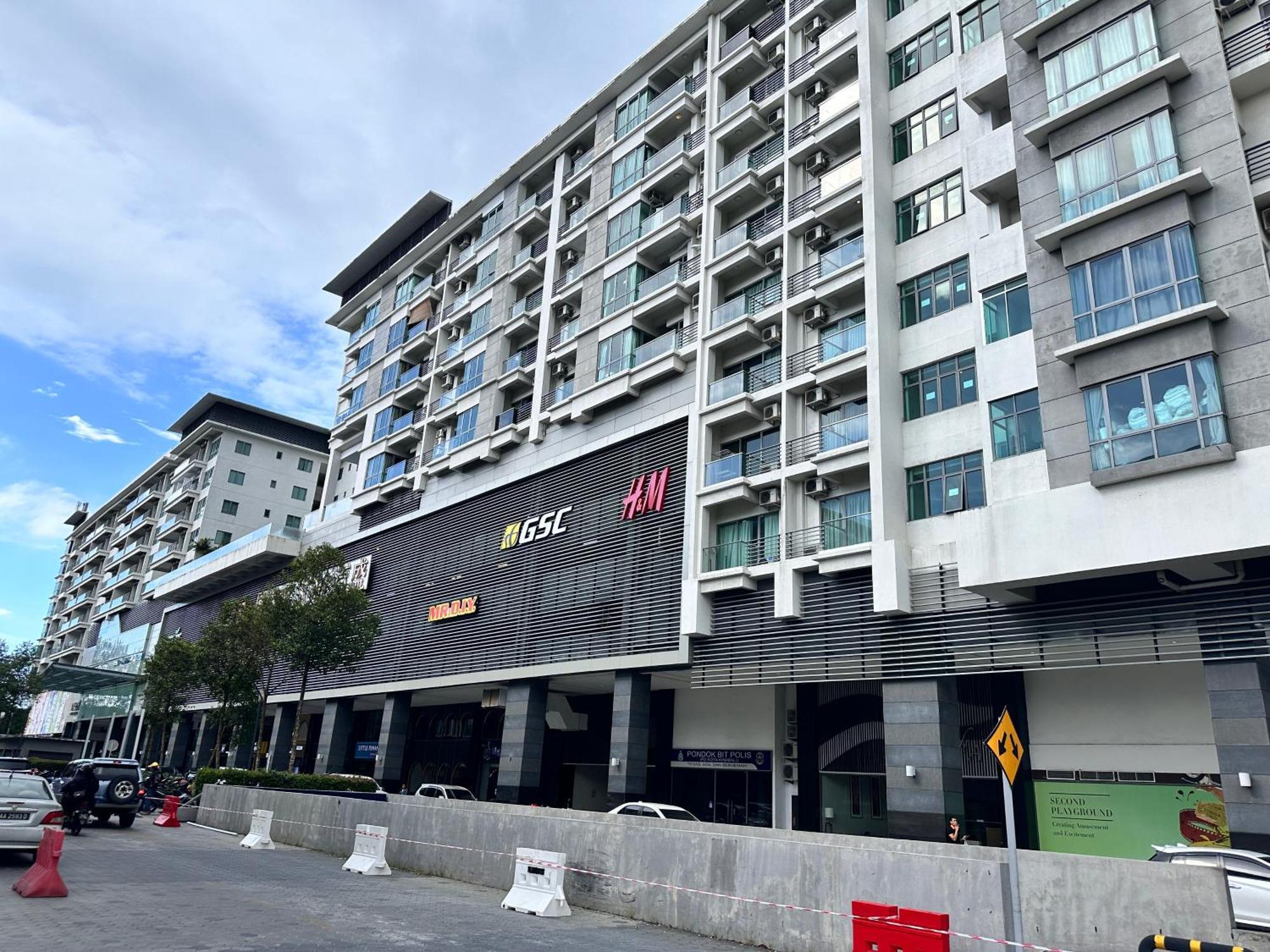 Mizu At Kk Times Square By R2 Homestay