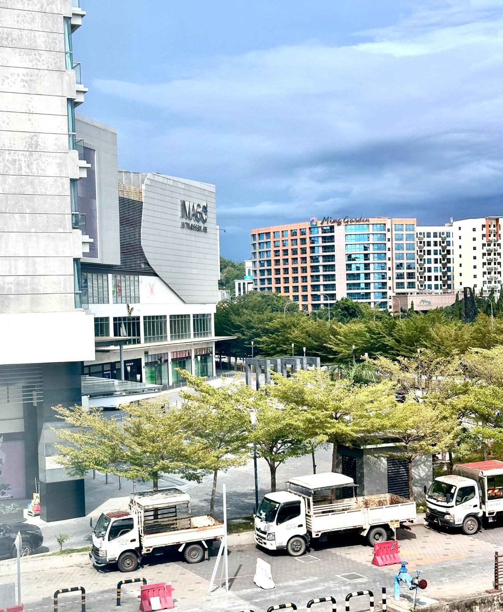 Homestay Mizu At Kk Times Square By R2